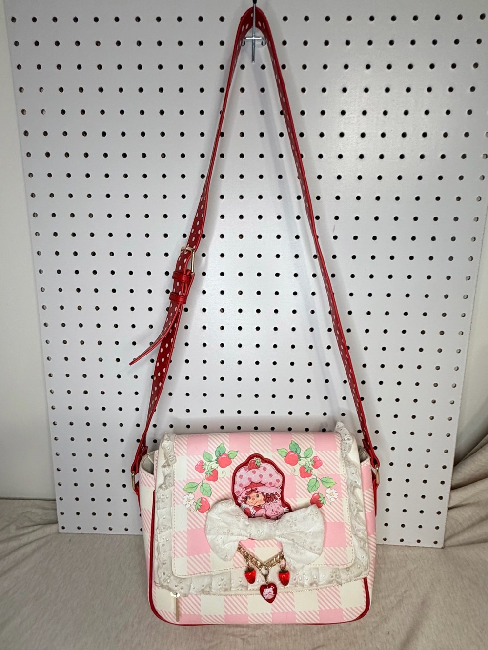 Strawberry Shortcake Bioworld Gingham Bow Crossbody Bag BoxLunch Exclusive